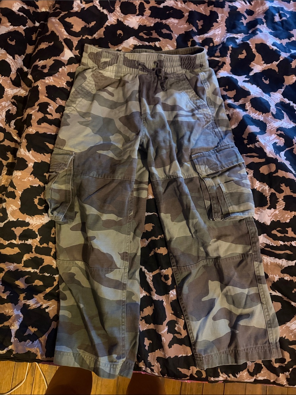 Ambercrombie Camouflage Cargo Pants for boys - Olive Camo
